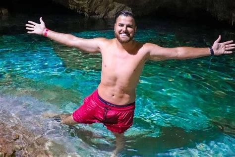 ze felipe nudes|Zé Felipe exibe partes íntimas em foto nas Bahamas